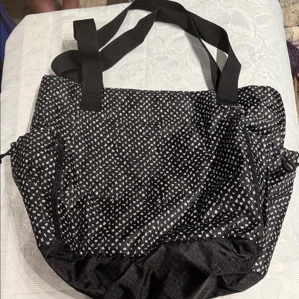 Thirty-One Gifts Utility Tote bag with a black and white pattern - Picture 2 of 15